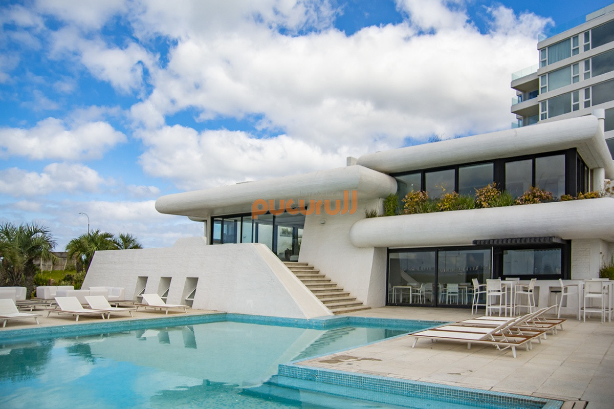 Apartamento ID.2651 - Invierta con financiación en espectacular torre con vista a la laguna y el mar. 