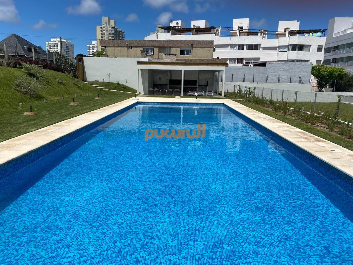 Apartamento ID.1478 - Se vende apartamento de 3 dormitorios en Edificio Horizonte, Playa Mansa, Punta del Este 