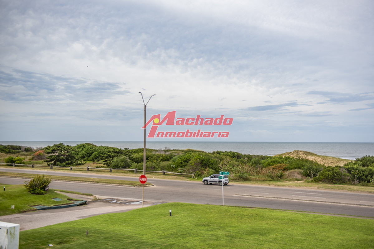Venta Apartamento sobre la rambla,  Rincon del Indio. - MCH13363A