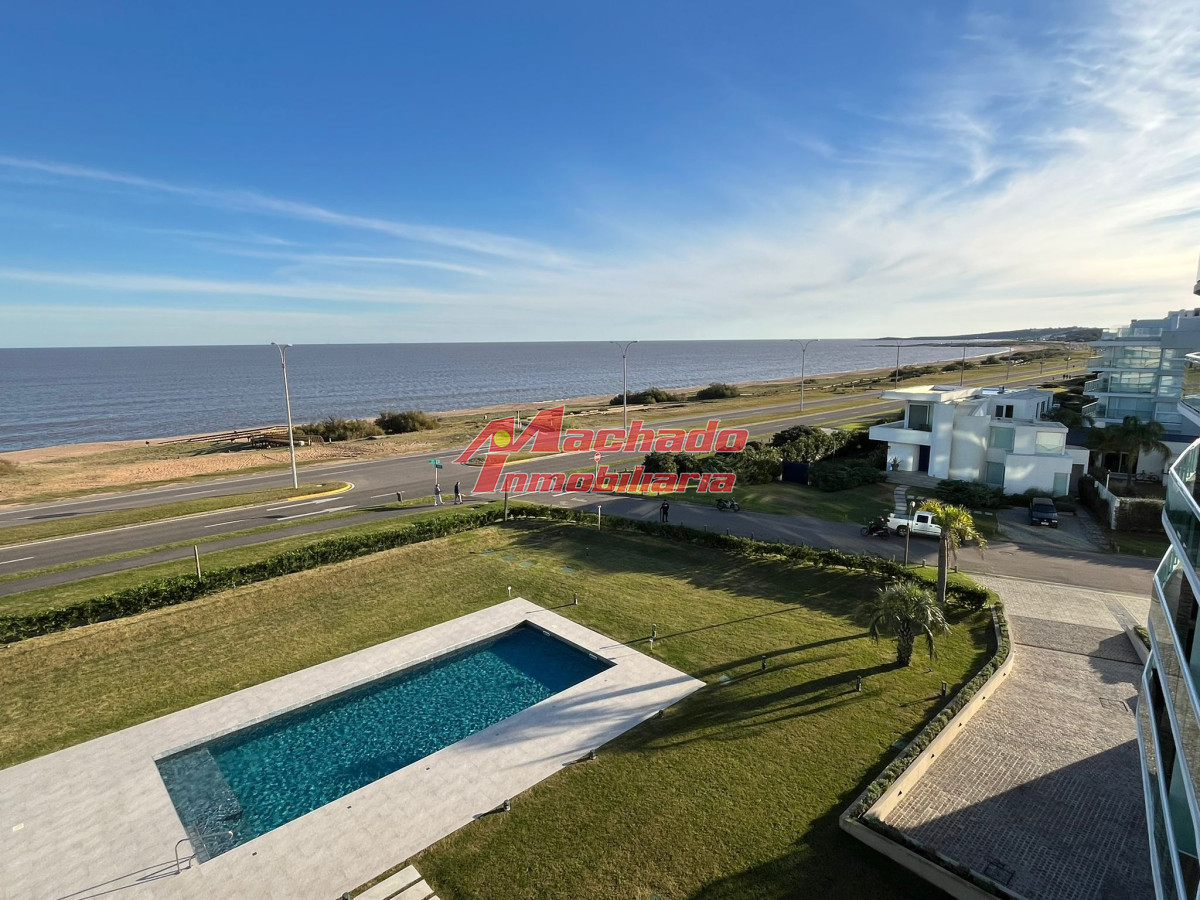 Apartamento en venta de dos dormitorios en Punta del Este - MCH11545A