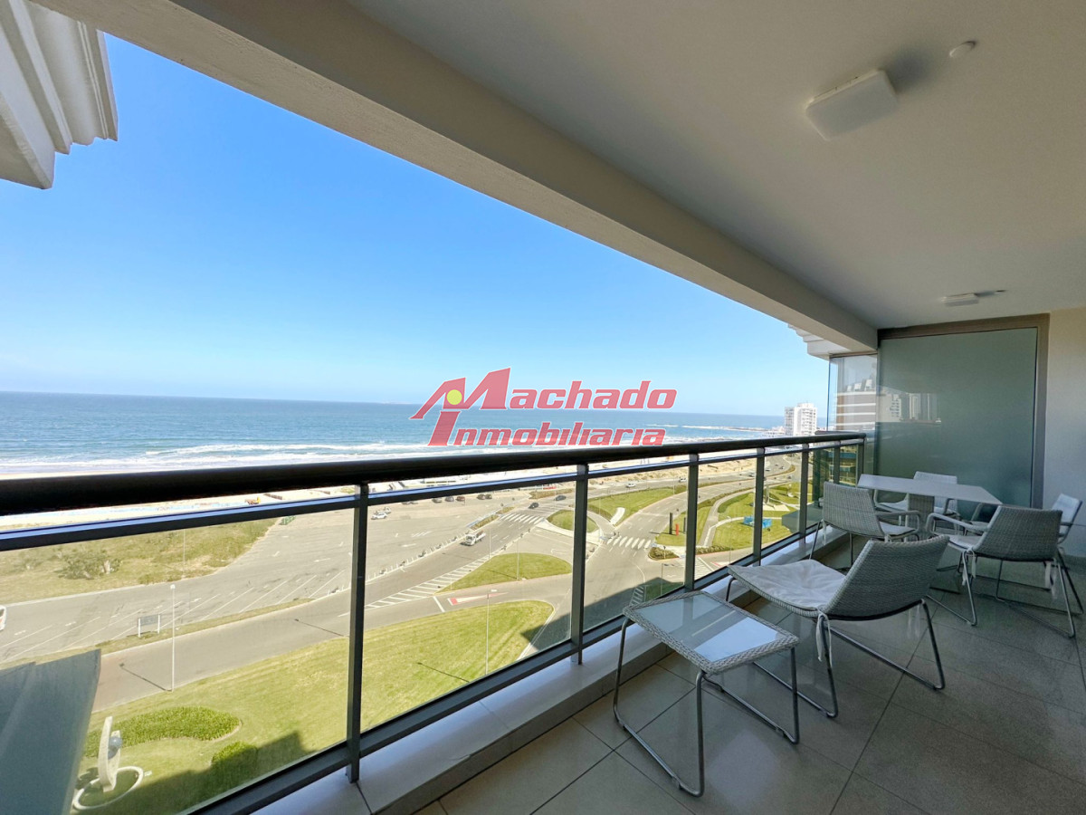 Apartamento en venta de 3 dormitorios en Punta del Este - MCH8216A