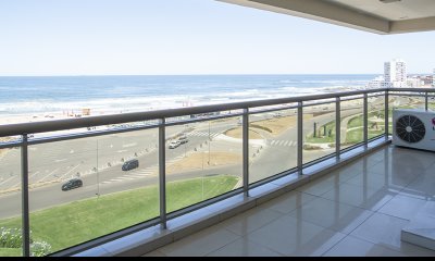 Apartamento en venta de 3 dormitorios en Playa Brava