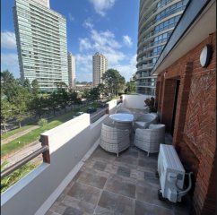 Vende apartamento de 3 dormitorios en Roosevelt, Punta del Este