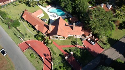 hermosa casa a la venta zona lugano  - mch9420c