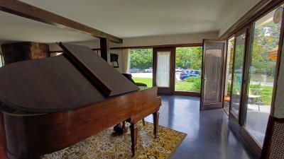 vende casa en zona comercial en lugano - punta del este - mch12624c