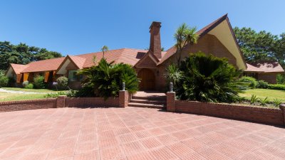 hermosa casa a la venta zona lugano  - mch9420c