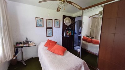 vende casa en zona comercial en lugano - punta del este - mch12624c