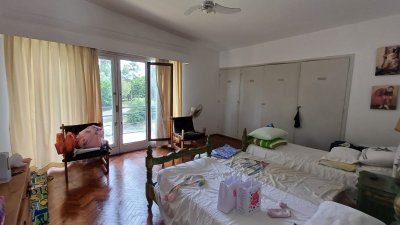vende casa en zona comercial en lugano - punta del este - mch12624c