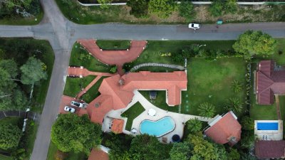 hermosa casa a la venta zona lugano  - mch9420c