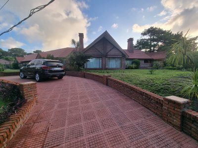 hermosa casa a la venta zona lugano  - mch9420c