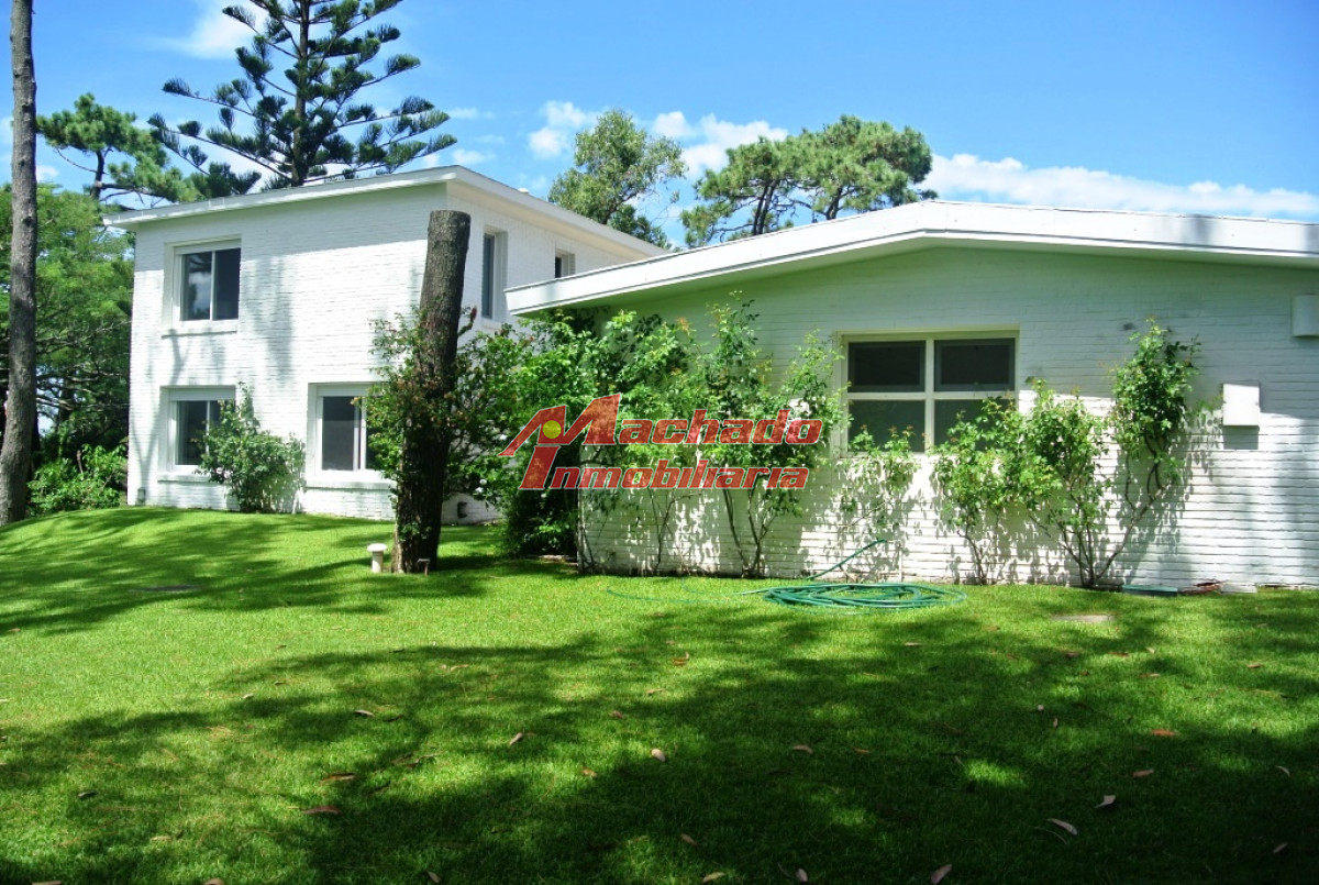 casa en venta de 5 dormitorios a metros del mar  - mch9658c