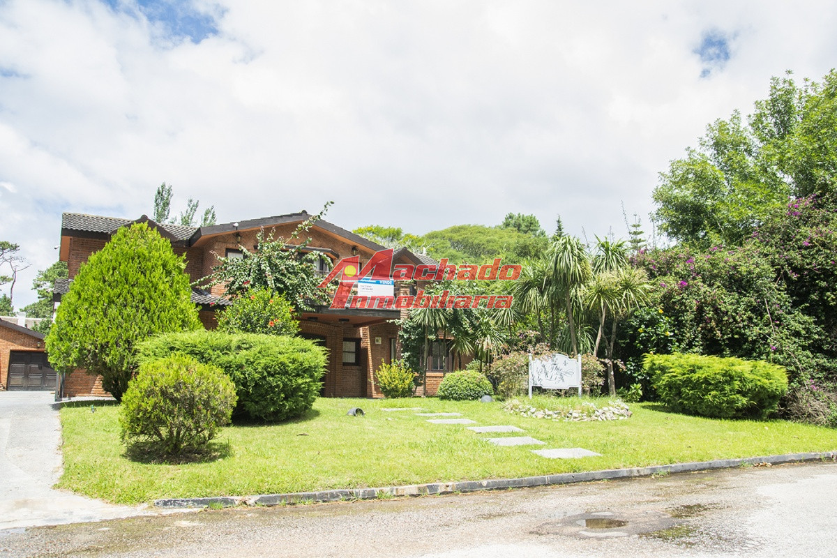 Beverly Hills - GoPunta - Portal Inmobiliario de Punta del Este - Maldonado