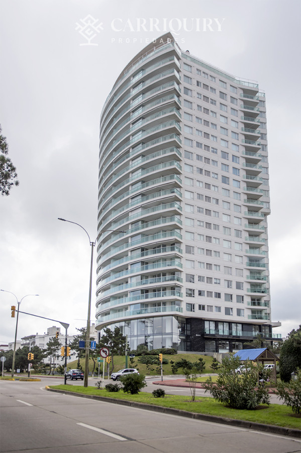 Apartamento ID.9333/ALQUILER-TEMPORARIO-APARTAMENTO-4-DORMITORIOS-MANATIALES- - Apartamento en Mansa - Punta del Este en venta de 3 dormitorios.