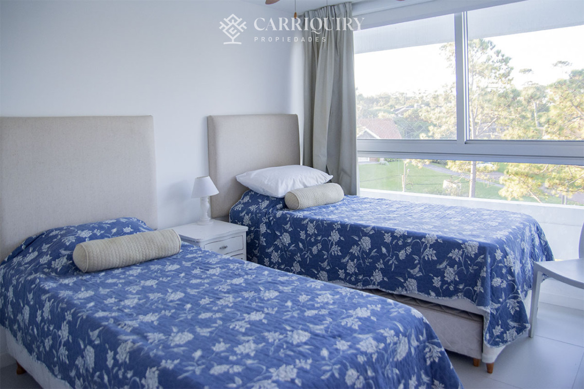 Apartamento ID.7950 - Departamento de 2 suites + depedencia en venta Frente al mar.