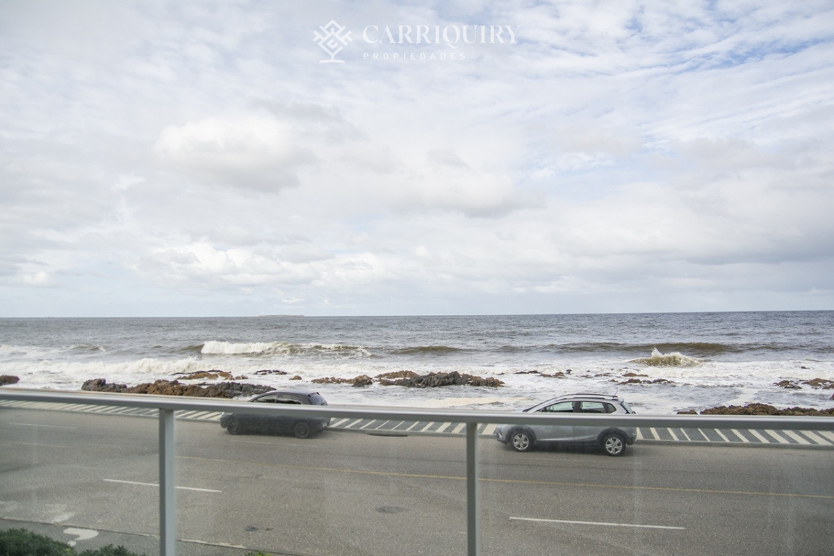 Apartamento ID.6488 - Vende apartamento. Edificio Bonaire. 3 dormitorios con servicios. Brava, Peninsula, Punta del Este