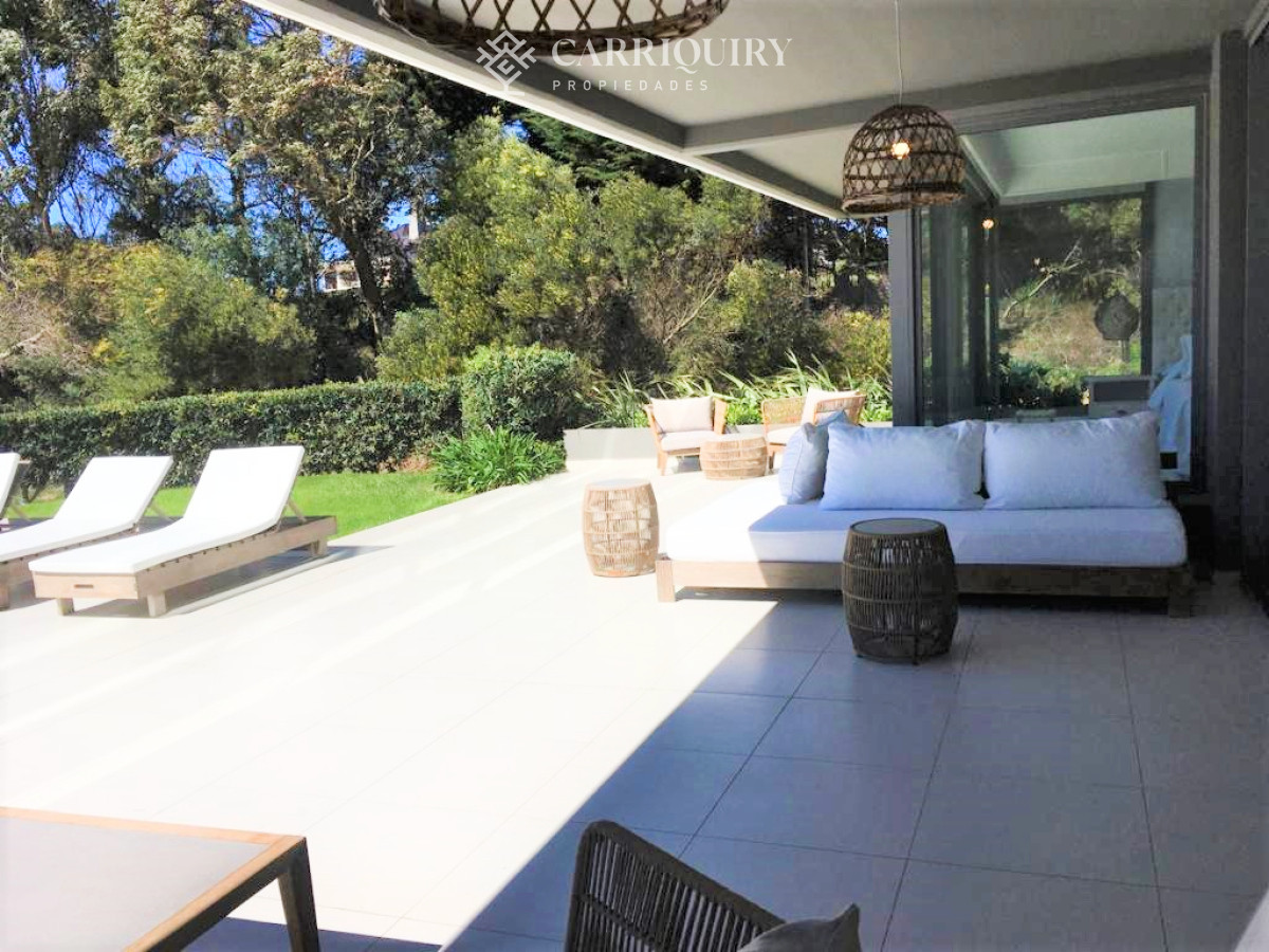 Apartamento ID.9444 - Espectacular departamento con Piscina Propia en venta, complejo frente al mar