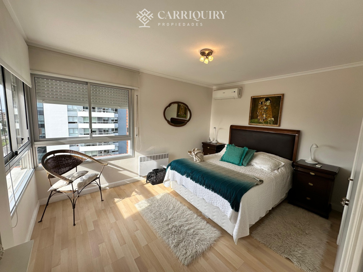 Apartamento ID.10101 - Apartamento de 2 dormitorios y medio en Playa Brava , Punta del este 