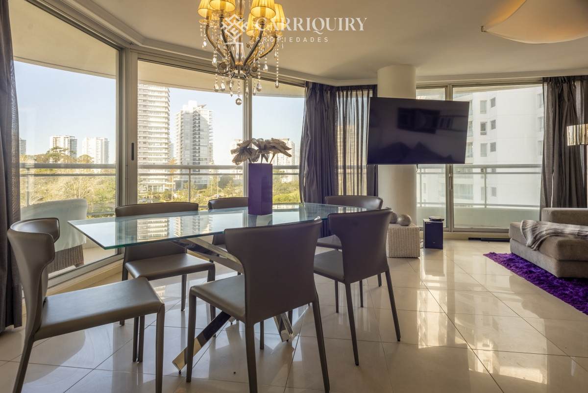 Apartamento ID.10019 - Vende apartamento con vista espectacular, de 3 dormitorios en Roosevelt, Punta del Este