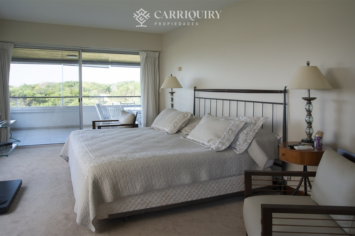 Apartamento ID.9583/Le-Parc - Apartamento de 4 dormitorios en Punta del Este frente al mar en Playa Brava