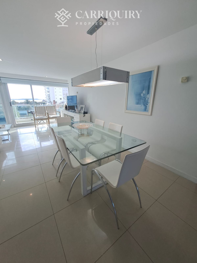 Apartamento ID.9019 - Apartamento en Playa Mansa a la venta 3 Dormitorios con vista