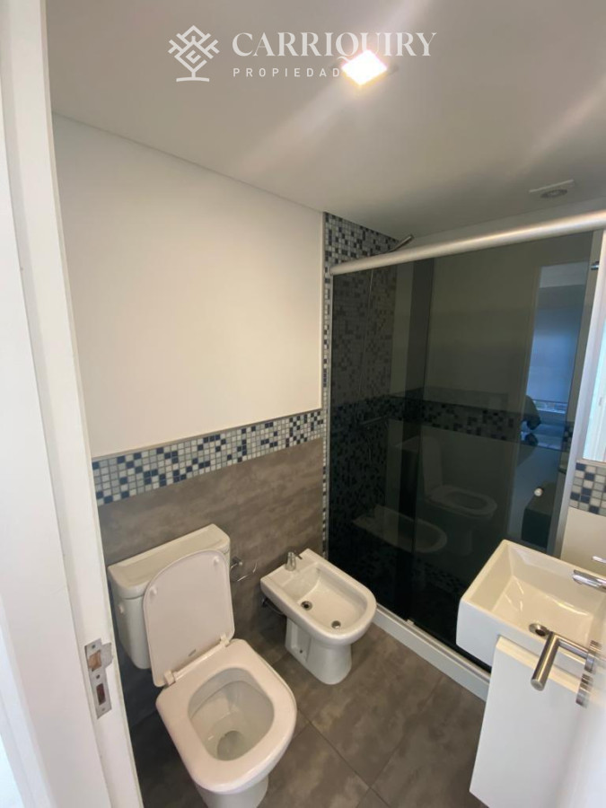 Apartamento ID.10243 - Departamento de 2 dormitorios y medio en venta en Punta del Este