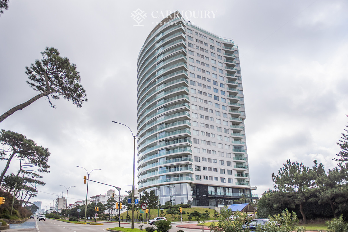 Apartamento ID.9333/ALQUILER-TEMPORARIO-APARTAMENTO-4-DORMITORIOS-MANATIALES- - Apartamento en Mansa - Punta del Este en venta de 3 dormitorios.