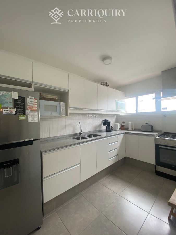 Apartamento ID.9436 - Vende apartamento con vista al mar de 3 dormitorios, Punta del Este