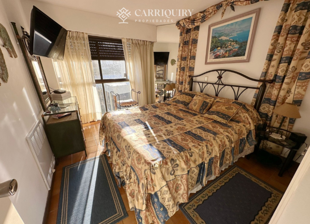 Apartamento ID.9695 - Vende Apartamento frente al mar en Brava, Punta del Este de 2 dormitorios.