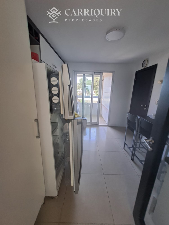 Apartamento ID.9019 - Apartamento en Playa Mansa a la venta 3 Dormitorios con vista