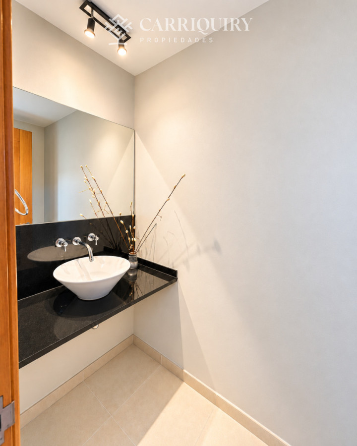 Apartamento ID.10705/Apartamento-en-Brava,-3-dormitorios- - Seasons Tower - Punta del Este, 2 dormitorios mas servicio