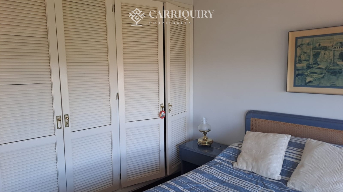 Apartamento ID.10222 - Vende apartamento de 2 dormitorios más servicio en Punta del Este 