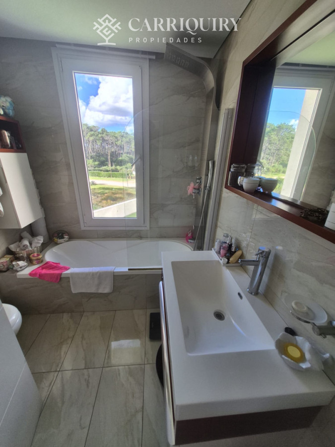 Apartamento ID.10093 - Apartamento en venta primera linea Playa Mansa Punta del Este 2 dormitorios