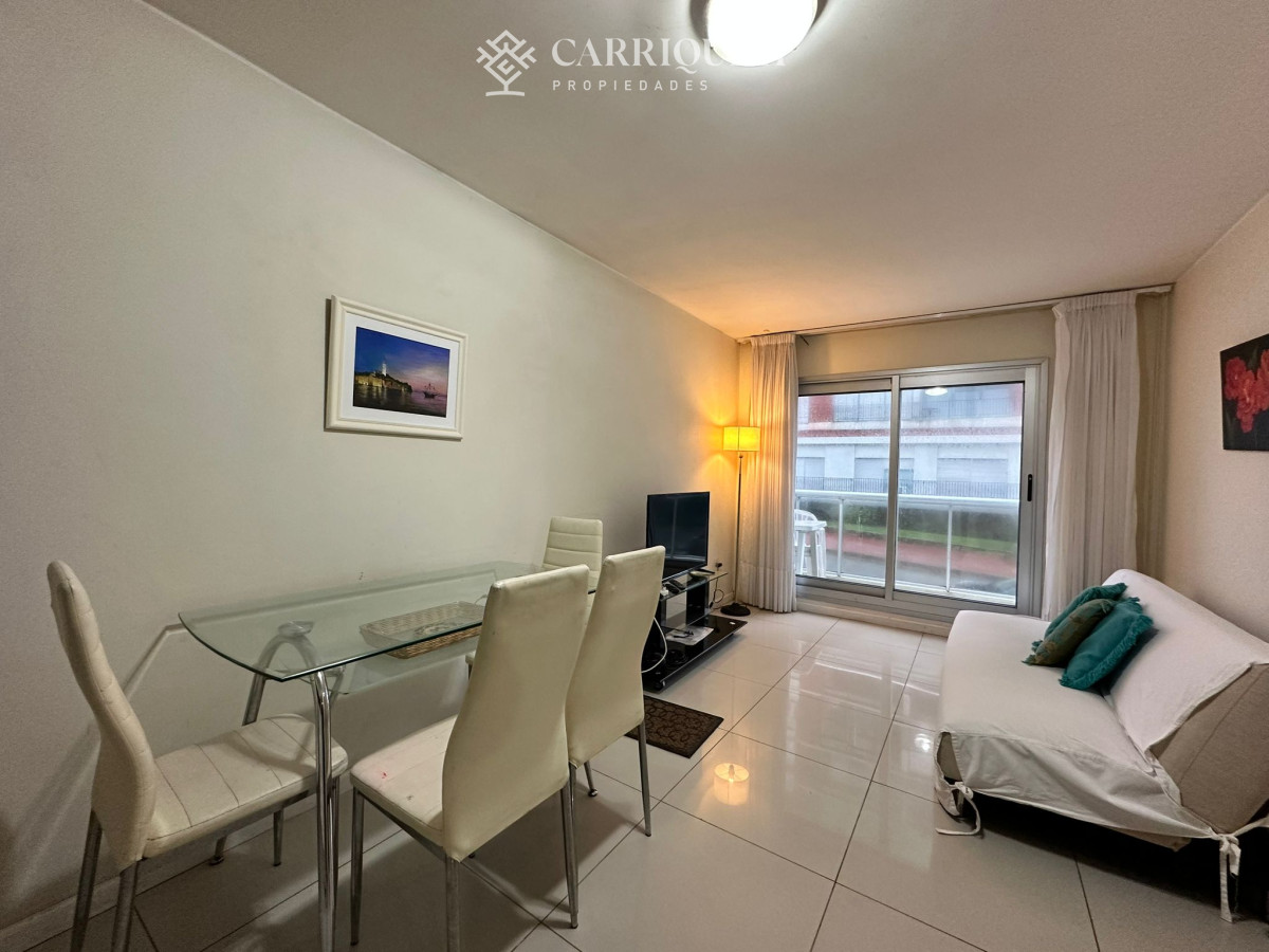 Apartamento ID.10071 - Apartamento en venta, 1 dormitorio en Península, Punta del Este
