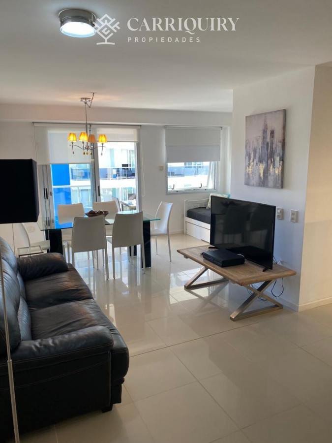 Apartamento ID.10243 - Departamento de 2 dormitorios y medio en venta en Punta del Este