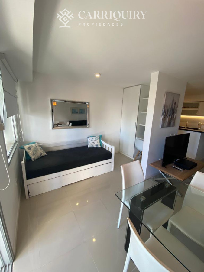 Apartamento ID.10243 - Departamento de 2 dormitorios y medio en venta en Punta del Este