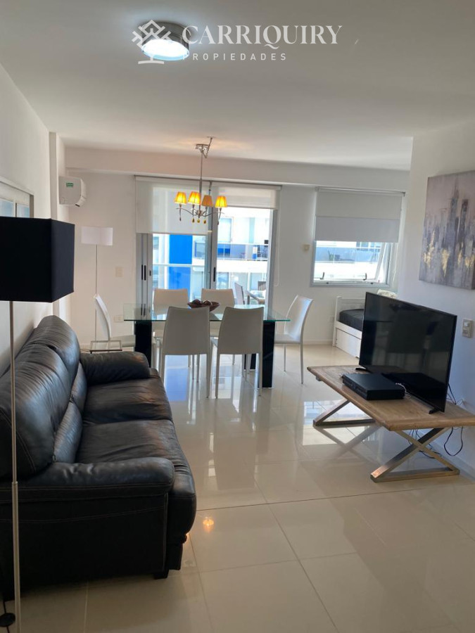 Apartamento ID.10243 - Departamento de 2 dormitorios y medio en venta en Punta del Este