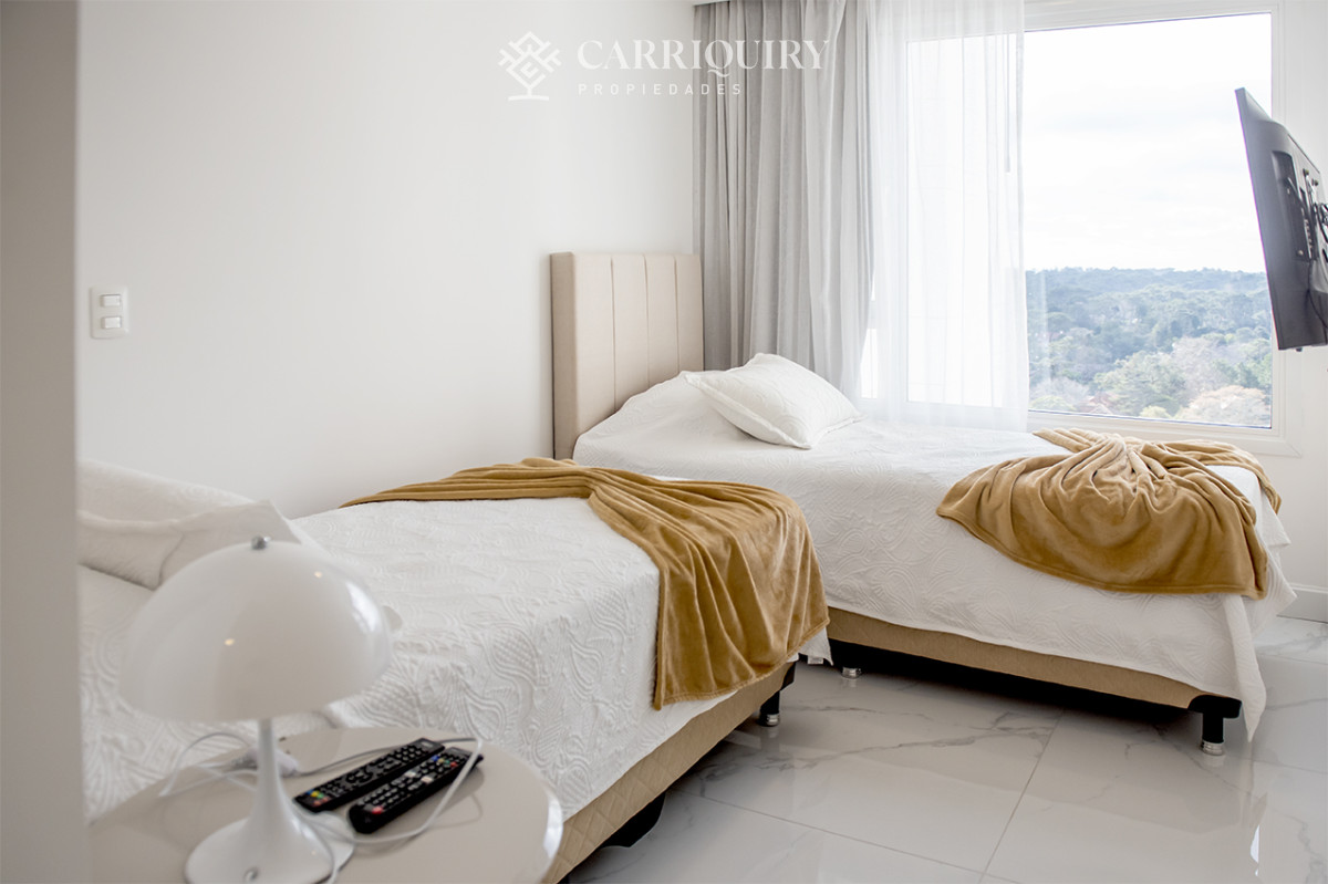 Apartamento ID.9333/ALQUILER-TEMPORARIO-APARTAMENTO-4-DORMITORIOS-MANATIALES- - Apartamento en Mansa - Punta del Este en venta de 3 dormitorios.