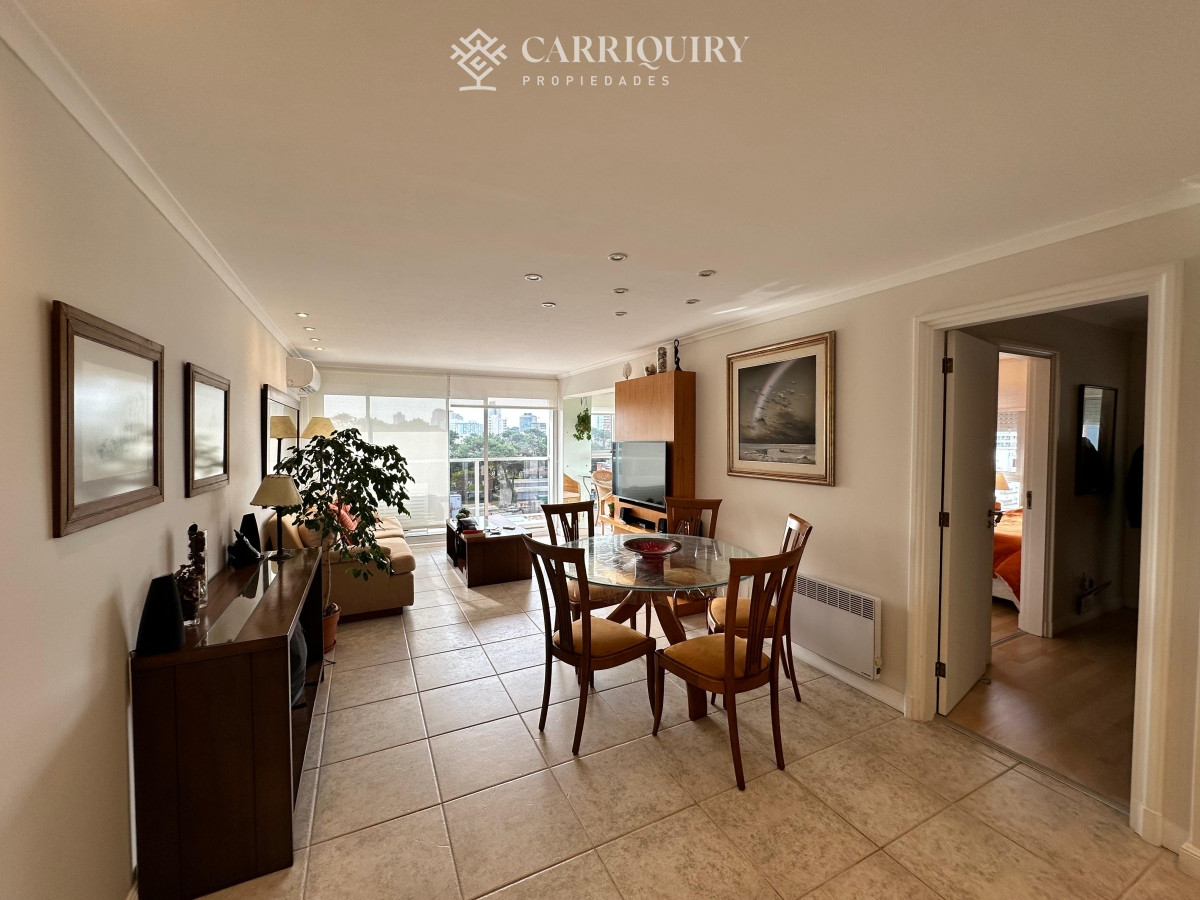Apartamento ID.10101 - Apartamento de 2 dormitorios y medio en Playa Brava , Punta del este 