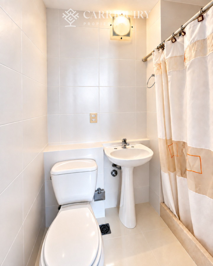 Apartamento ID.10705/Apartamento-en-Brava,-3-dormitorios- - Seasons Tower - Punta del Este, 2 dormitorios mas servicio