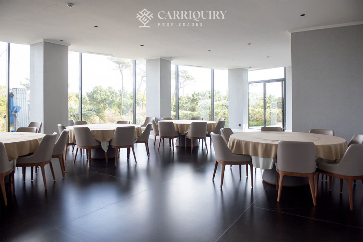 Apartamento ID.9333/ALQUILER-TEMPORARIO-APARTAMENTO-4-DORMITORIOS-MANATIALES- - Apartamento en Mansa - Punta del Este en venta de 3 dormitorios.