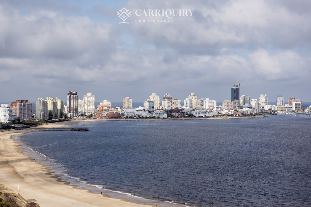 Apartamento ID.9333/ALQUILER-TEMPORARIO-APARTAMENTO-4-DORMITORIOS-MANATIALES- - Apartamento en Mansa - Punta del Este en venta de 3 dormitorios.