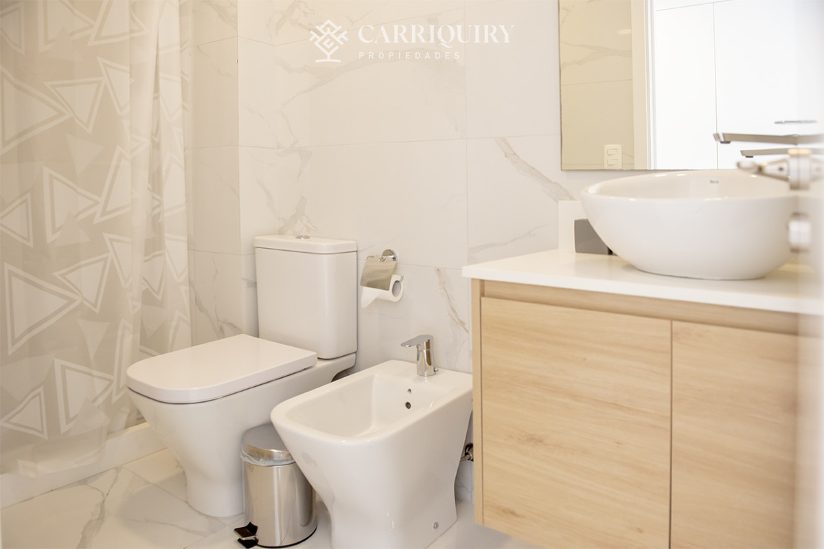 Apartamento ID.9333/ALQUILER-TEMPORARIO-APARTAMENTO-4-DORMITORIOS-MANATIALES- - Apartamento en Mansa - Punta del Este en venta de 3 dormitorios.