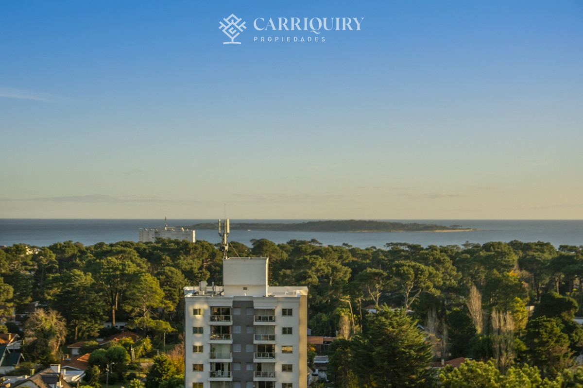 Apartamento ID.10295 - Apartamento en Roosevelt Center de 3 dormitorios mas dependencia 