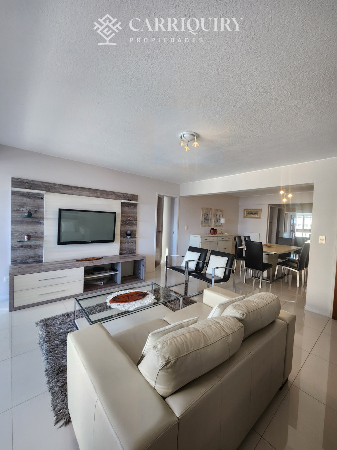 Apartamento ID.9780 - Vende apartamento en Brava, Punta del Este de 2 dormitorios. 