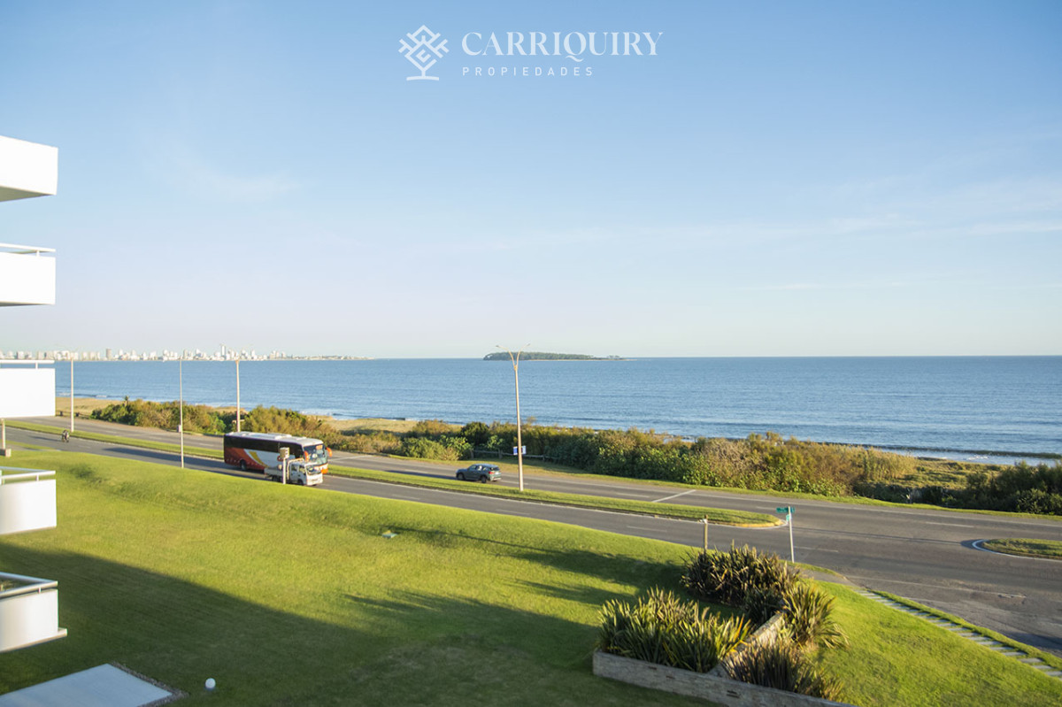 Apartamento ID.7950 - Departamento de 2 suites + depedencia en venta Frente al mar.