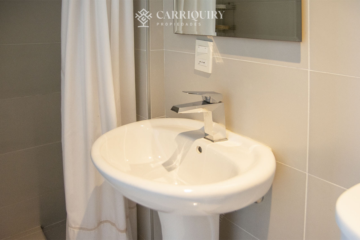 Apartamento ID.7950 - Departamento de 2 suites + depedencia en venta Frente al mar.