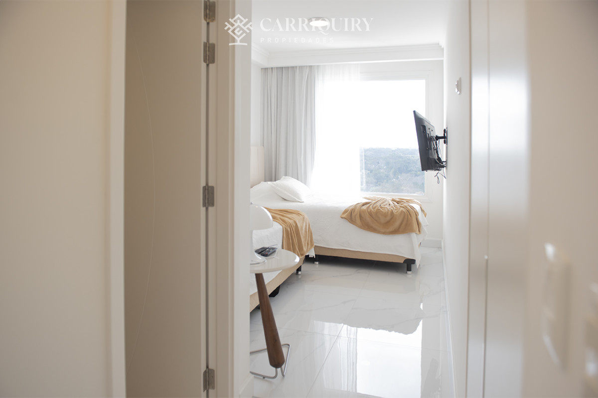 Apartamento ID.9333/ALQUILER-TEMPORARIO-APARTAMENTO-4-DORMITORIOS-MANATIALES- - Apartamento en Mansa - Punta del Este en venta de 3 dormitorios.