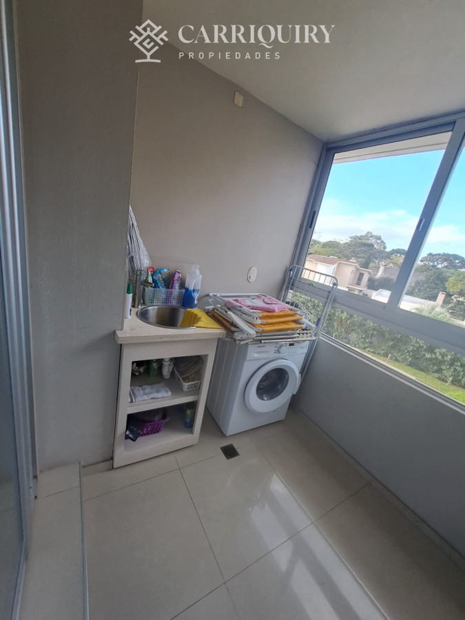 Apartamento ID.9019 - Apartamento en Playa Mansa a la venta 3 Dormitorios con vista