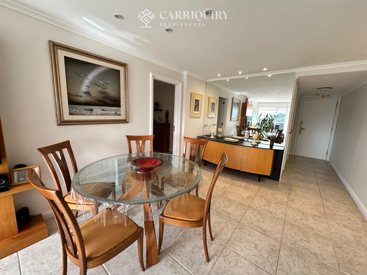 Apartamento ID.10101 - Apartamento de 2 dormitorios y medio en Playa Brava , Punta del este 