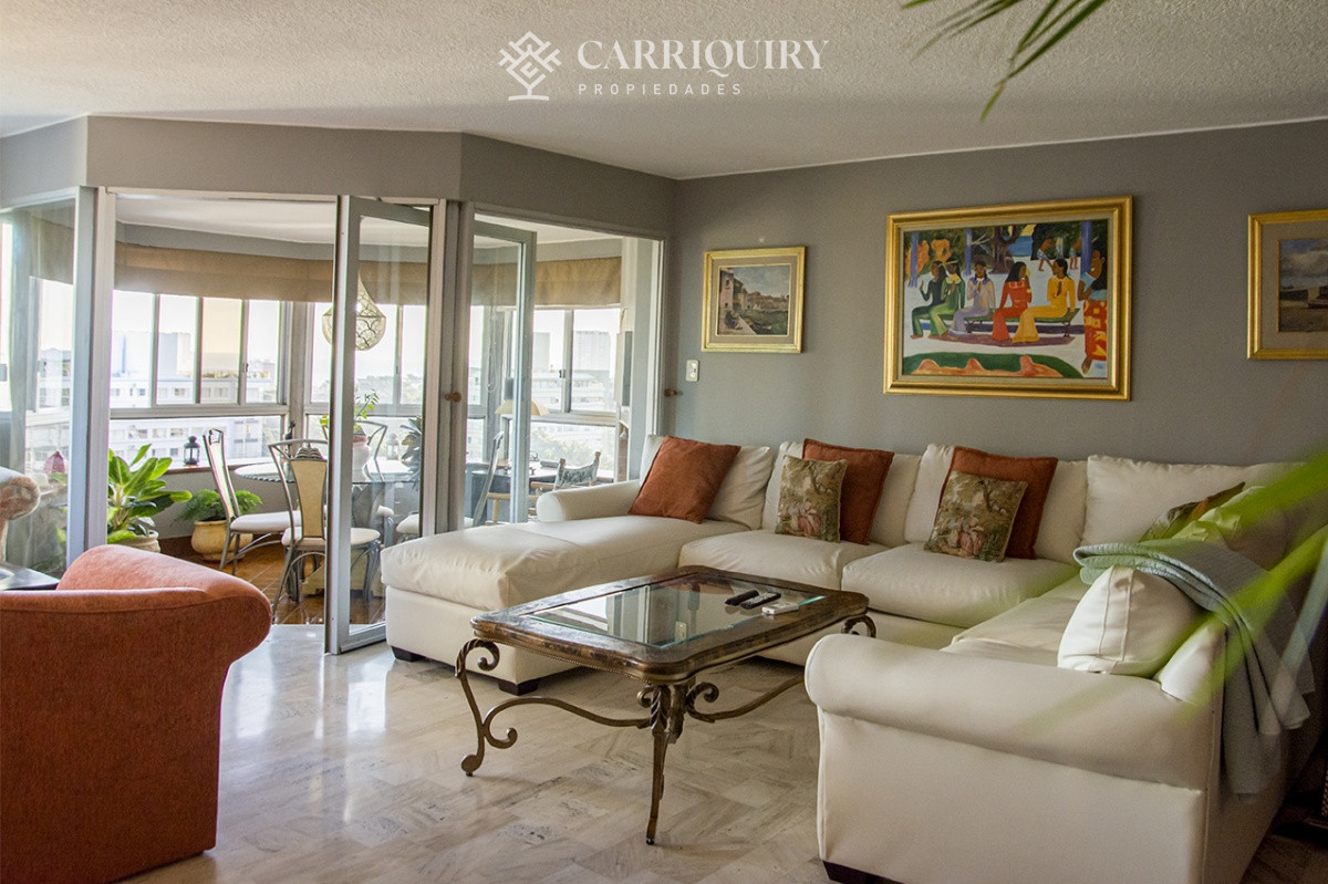 Apartamento ID.10295 - Apartamento en Roosevelt Center de 3 dormitorios mas dependencia 